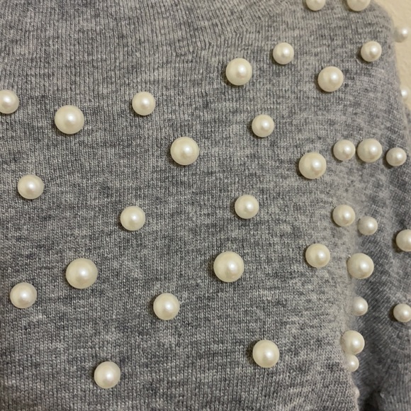 GIANNI BINI Gray Sweater Embellished Pearl Front Size Large NWT - Picture 3 of 8